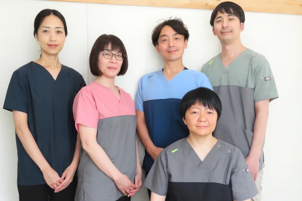 亮鍼灸院の施術者5名